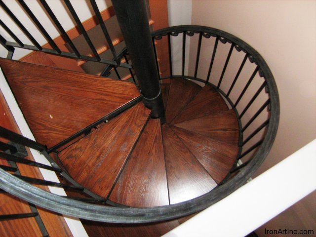 iron-art-stairs-17.jpg